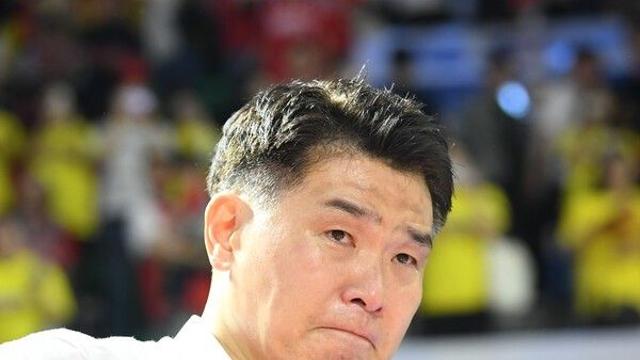 'LG의 첫 정상 등극 이끈 감독'은 신중하다…
