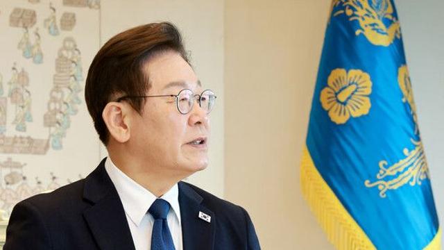 이 대통령, 양대 노총위원장 만나 