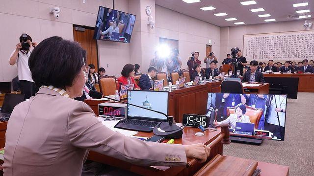 '더 센 특검법' 법사위 통과…3대특검 재판 중계·수사기간 연장