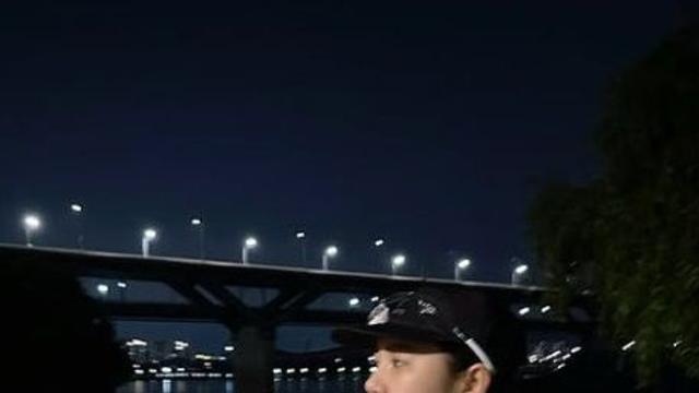송가인도 푹 빠진 러닝...슬림한 팔 라인·턱선 '자기관리 끝판왕'