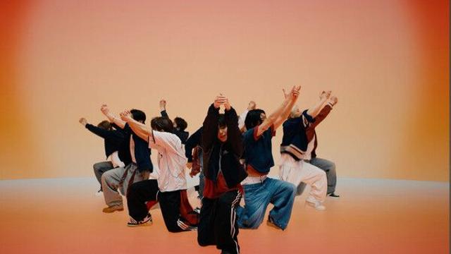 트레저, 'PARADISE' 퍼포비디오 공개…'칼군무로 쓴 펑키낭만'