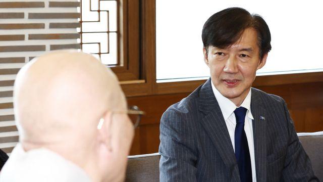 침묵 깬 조국, 탈당 강미정에 