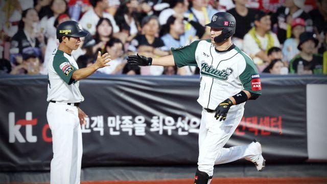 감보아·윤성빈 154㎞/h 강속구 공략 벼락포...DH 장성우는 무섭다