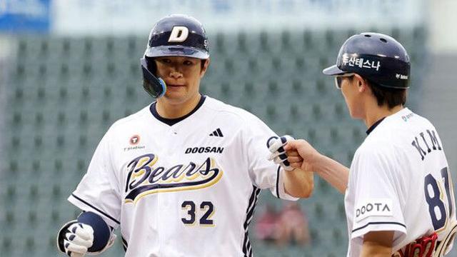 두산 김재환, 30일 만에 1군 복귀…'도루 실패' NC 홍종표는 2군행