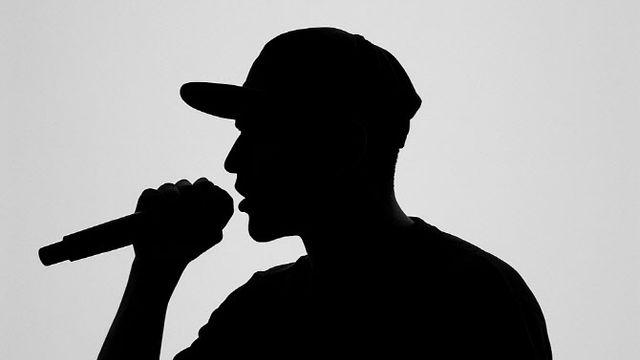 자녀 앞에서 알몸 불륜… 유명 래퍼 상간소송 휘말려