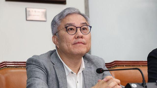 최강욱 악재도 이춘석 때처럼…긴급조사로 논란확산 조기차단 시도