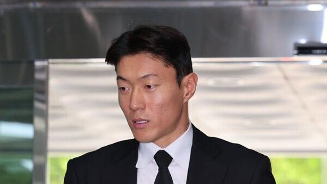 ‘불법 촬영 혐의’ 황의조, 2심에서도 징역형 집행유예...“팬들 신뢰 회복할 수 있도록 최선”