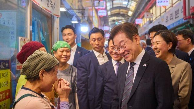이재명 대통령, 인천 미추홀구 용현시장 방문