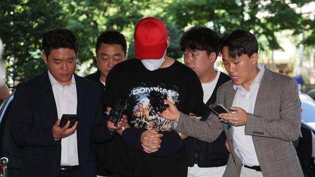 초등학생 유괴 시도한 일당 법원 구속심사…질문에 묵묵부답