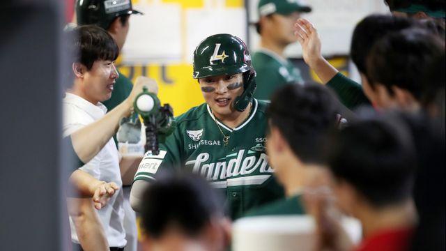 고명준 연타석포...4연승으로 3위 굳힌 SSG, 이숭용 감독 