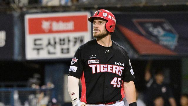 KIA 갈 길 바쁜데, '허리 통증' 위즈덤 또 선발 제외…