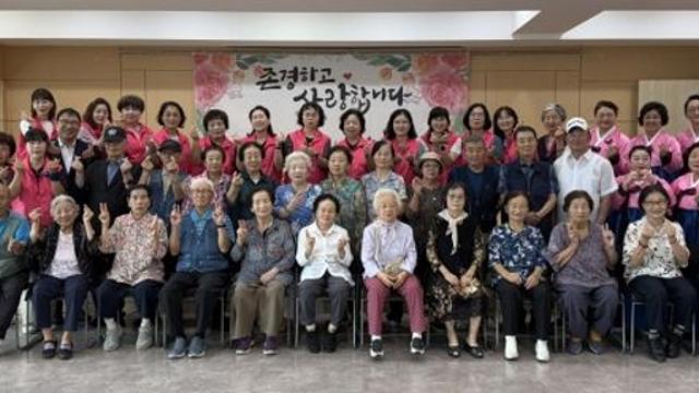 의왕시 오전동지역사회보장협·예인회, 어르신 장수 축하잔치
