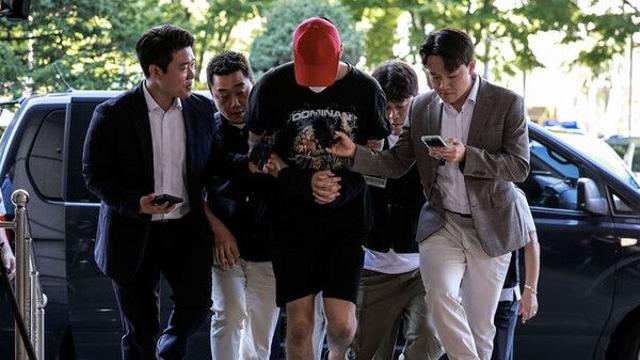 '초등학생 유괴미수' 일당 구속심사 출석…묵묵부답