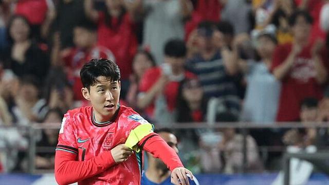 “팀 위한 헌신 위대” 손흥민 리더십’ 극찬… 이래도 주장 바꿔야 하나?