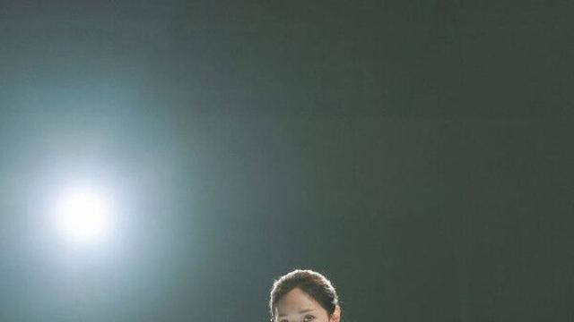 채수빈, 반전매력…글러브 끼고 강렬 눈빛