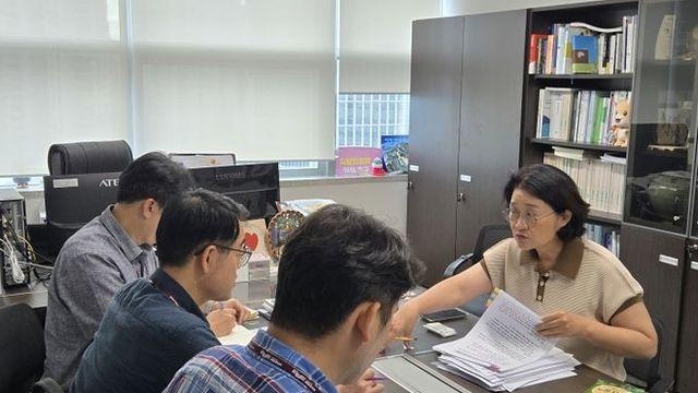 경기도의회 신미숙 의원, 현민초 옹벽 붕괴 위험…철거 및 안전대책 긴급 회의
