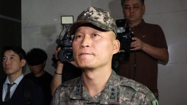 '순직해병' 수사받는 박진희 장군 직무정지…이종섭 장관 당시 군사보좌관