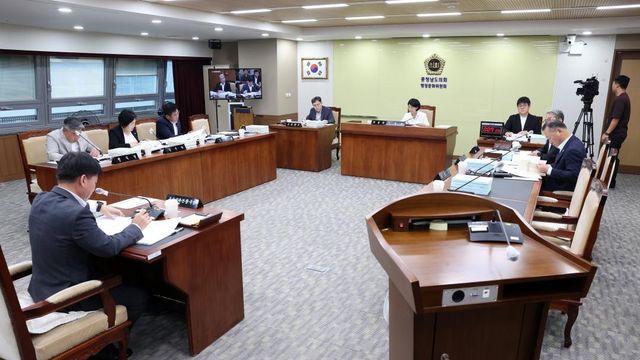 충남도의회 상임위, 공무원 유급 30일 휴가 조례안 가결