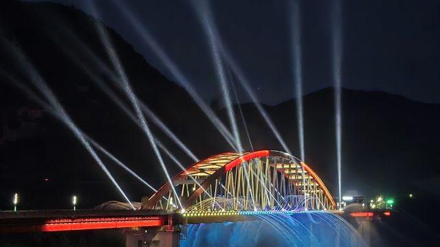 단양 고수대교 경관분수 정식 가동…