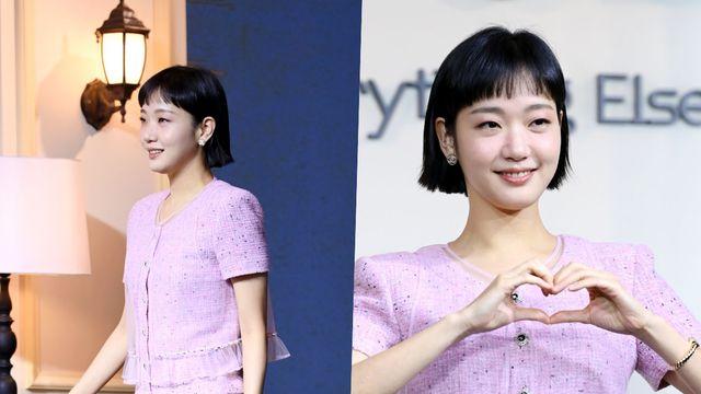 김고은 ‘러블리+우아, 동시에 챙긴 핑크빛 트위드 셋업’