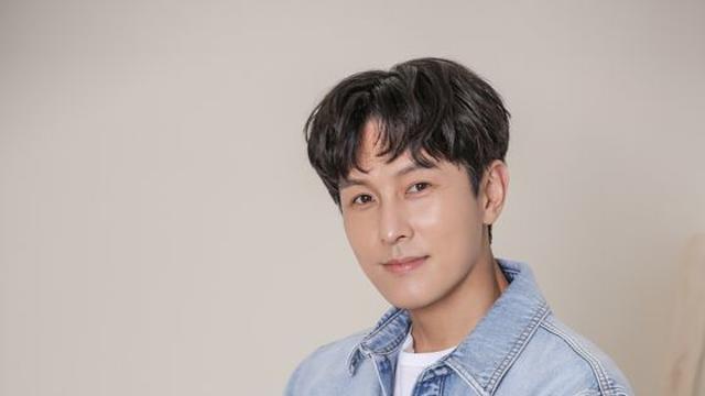 “만만한 노땅만 부르냐” 신화 김동완, 예능판에 일침