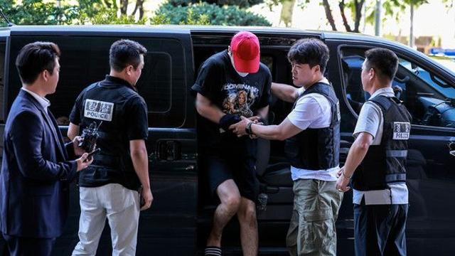 구속심사 출석한 ‘초등학생 유괴미수’ 일당, 질문엔 ‘묵묵부답’···‘뒷북 수사’ 도마 위