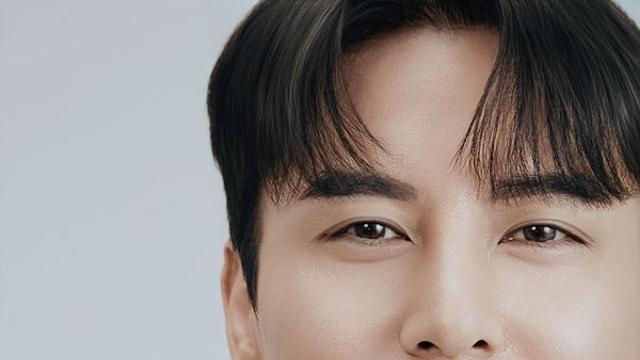 장민호, 글로벌 K-트로트 매거진 '트롯진' 창간호 커버 장식