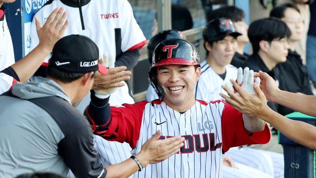 작지만 강한 10라운드 97순위의 기적, 팀 타격 1위로...