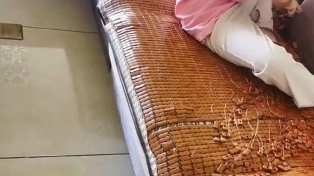 대나무 돗자리 세척하기