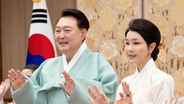 윤석열 부부 '해상 술파티'에 군함 7척 동원 정황…군 인력 수십명도
