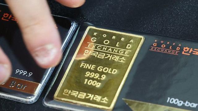 최고치 경신한 금값···“5000달러까지 오를 것”