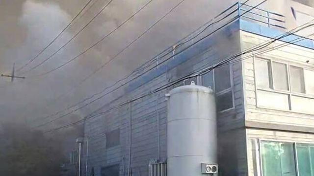 안성시 반도체 화학약품 제조공장 화재…인명피해 없어