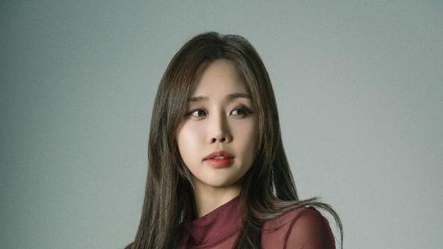 트로트 가수 진혜진, '가을 달빛 스타디움' 무대 장식…압도적 존재감
