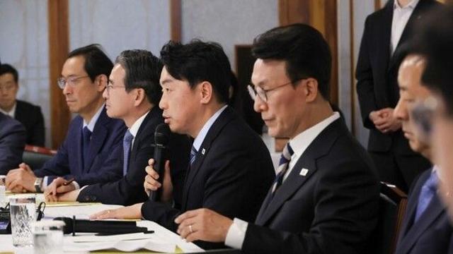 韓人 300여명 구금 사태 타결…전세기 투입해 귀국 조치