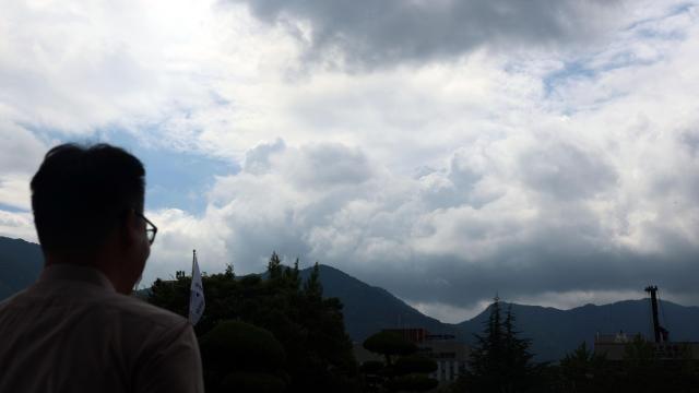월요일 중부 지방 구름…전남·제주도 밤에 시간당 30㎜ 세찬 비