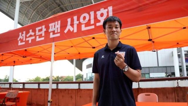 [케현장] ‘암을 이겨낸 기적의 사나이’ 유병수, 팬 사인회로 ‘시즌 내 복귀 목표’ 의지 다져