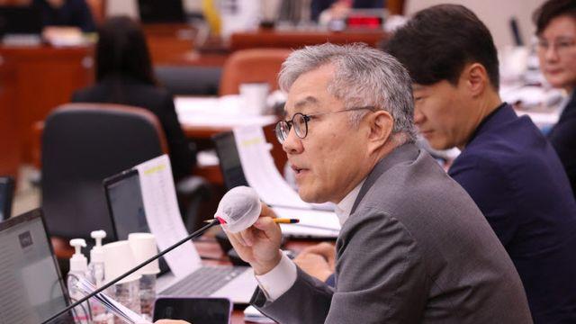 與 '성폭력 2차가해 논란' 최강욱 징계할 듯…윤리심판원 회부
