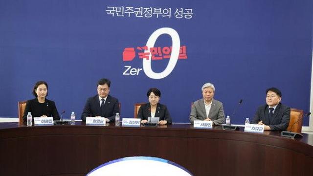 조국혁신당 비대위 구성 결론 못 내려…내일 의총서 재논의