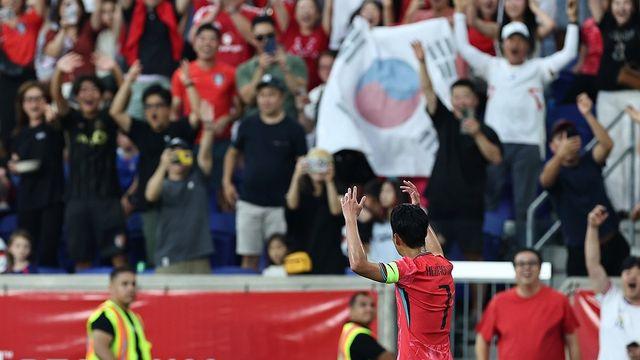 스리백-전방 압박-손흥민 원톱…삼박자 잘맞은 홍명보호 합격점