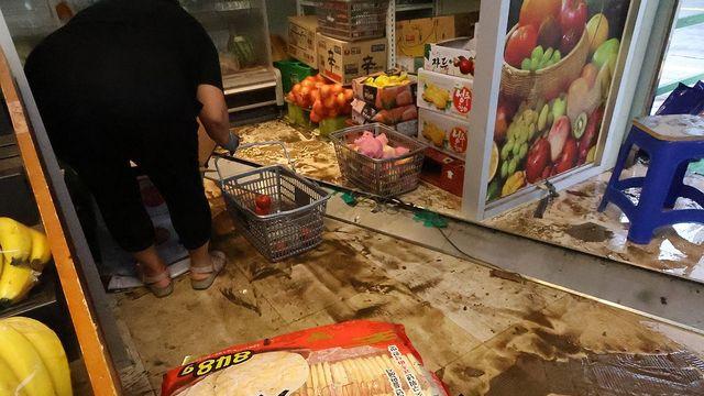 서남부 '극한 폭우' 군산 300㎜…침수·정전·대피 등 피해 속출