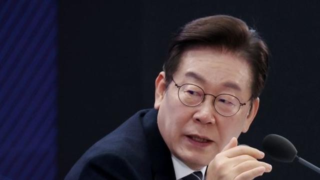 [속보] 李대통령 국정수행 긍정 평가 56.0%...3주 연속 상승 [리얼미터]