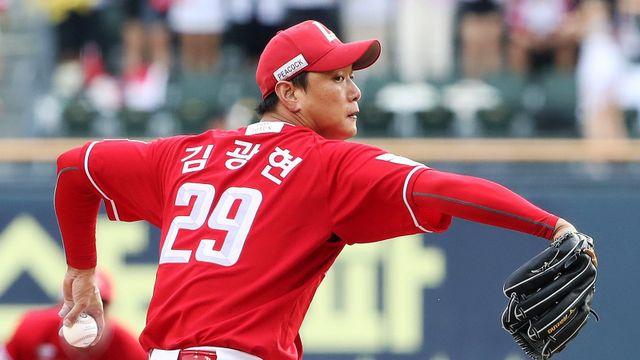 역대 가장 적은 경기·이닝 수로 세운 마일스톤…韓 대표 좌완 김광현, 2000K 자축 역투로 SSG 5연승 견인 [SD 잠실 스타]