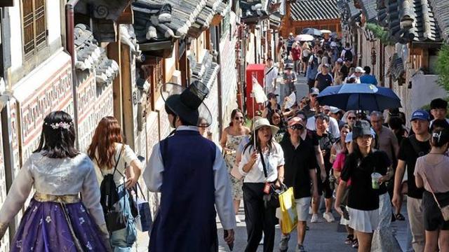 무려 81% 압도적... 외국인이 뽑은 한국 이미지 부정 이슈 1위