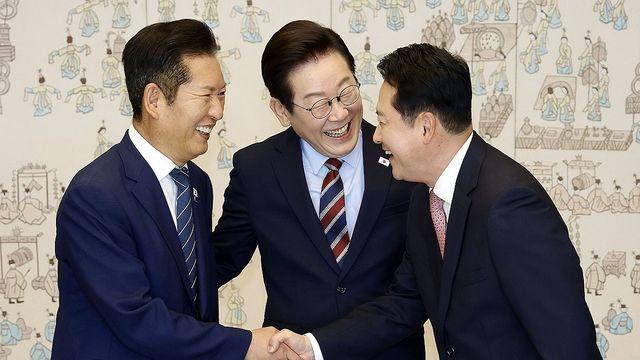정청래-장동혁, 13일만의 첫 악수…張 