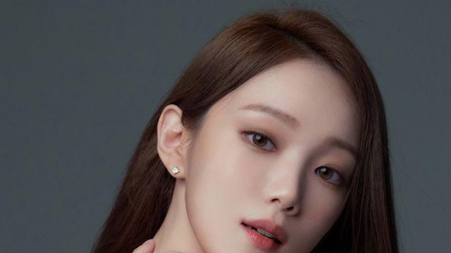 이성경, 10년만에…새 프로필 사진 공개