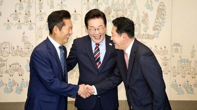 李대통령-여야 지도부 첫 회동…‘협치’의 첫걸음, ‘사법 갈등’의 그림자