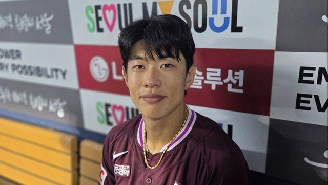 120억 사나이, 'LEE' 이후 38개월 만에 쾌거!…'8월 월간 MVP' 송성문, 톨허스트 6.25점 차 제쳤다