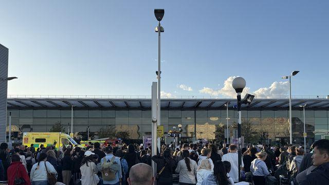 런던 히스로공항 '위험물질' 가능성에 승객 대피