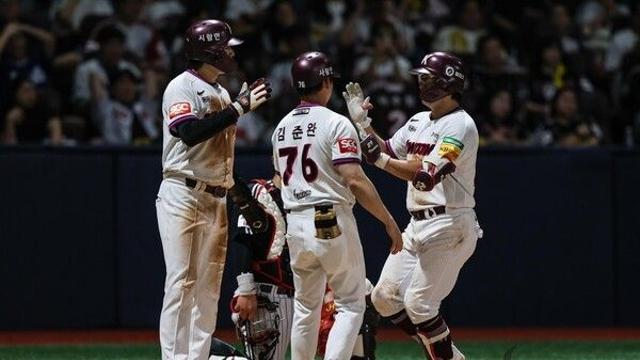 '임지열 스리런포' 키움, LG에 맹폭…11-2 승리로 고춧가루 뿌렸다