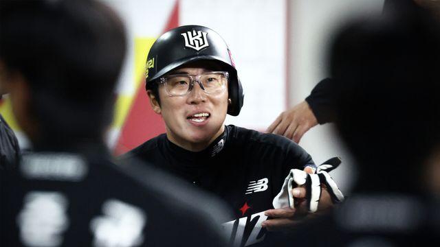 '안치영 역전 투런→허경민 쐐기 쓰리런 쾅쾅!' KT, 두산전 8-1 대승…4위 삼성 '0.5경기 차' 추격 [수원:스코어]